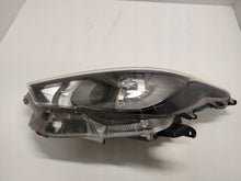 Laden Sie das Bild in den Galerie-Viewer, Frontscheinwerfer Toyota Yaris EUK0-6 Links Scheinwerfer Headlight SCH1407743357zd
