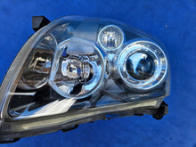 Laden Sie das Bild in den Galerie-Viewer, Frontscheinwerfer Toyota Avensis Xenon Links Scheinwerfer Headlight SCH3427765185he