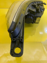 Laden Sie das Bild in den Galerie-Viewer, Frontscheinwerfer Kia Ceed 92101-A2260 Xenon Links Scheinwerfer Headlight