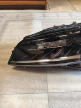 Laden Sie das Bild in den Galerie-Viewer, Frontscheinwerfer Skoda Superb 3V1941015D Ein Stück (Rechts oder Links) SCH5725843115qr