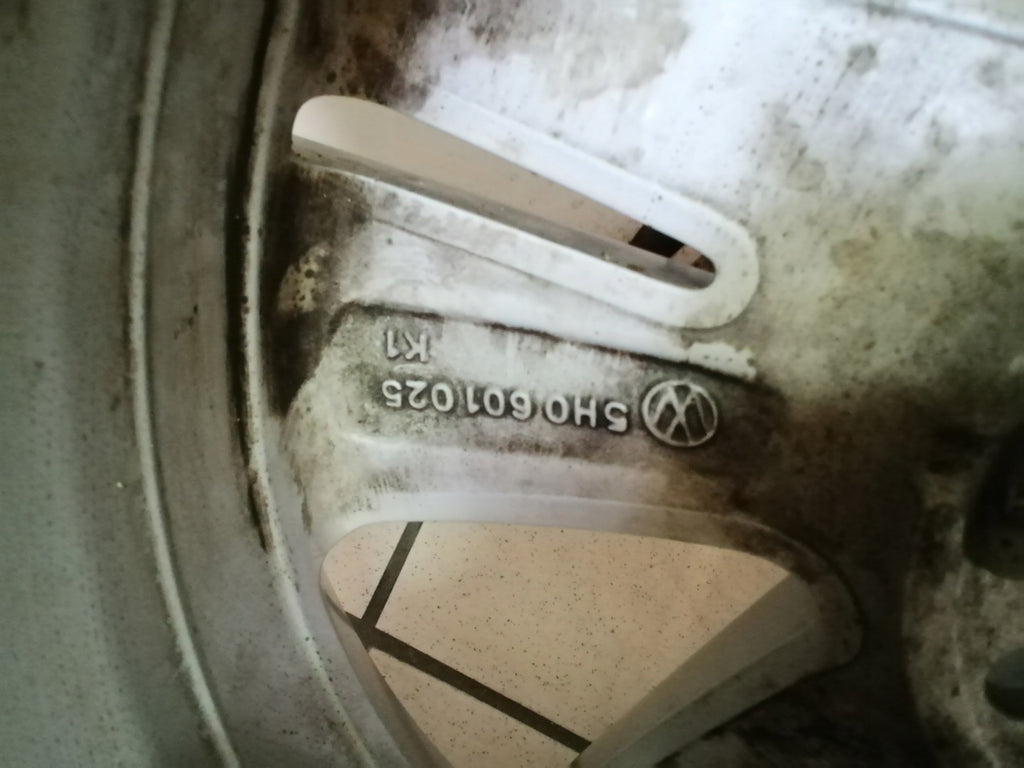 1x Alufelge 16 Zoll 7.0" 5x112 48ET Glanz Silber 5H0601025 VW I Rim Wheel FEL8409319627zm