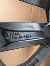 Load image into Gallery viewer, 1x Alufelge 20 Zoll 8.0" 5x112 45ET 5LA601025DC- Skoda I Rim Wheel FEL6895645480ve