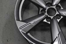 Load image into Gallery viewer, 1x Alufelge 18 Zoll 8.0&quot; 5x112 39ET Glanz Silber 4K0601025 Audi A6 C8 Rim Wheel