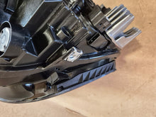 Load image into Gallery viewer, Frontscheinwerfer VW Sportsvan 517941082A LED Rechts Scheinwerfer Headlight