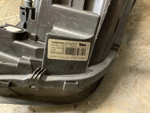 Laden Sie das Bild in den Galerie-Viewer, Frontscheinwerfer Volvo Xc90 30744007 Links Scheinwerfer Headlight SCH8731853330pu