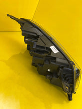 Laden Sie das Bild in den Galerie-Viewer, Frontscheinwerfer Opel Zafira Vivaro C 9847201080 LED Links Headlight SCH7981560697fx