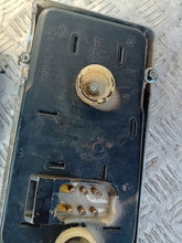 Laden Sie das Bild in den Galerie-Viewer, Frontscheinwerfer Mercedes-Benz W115 Ein Stück (Rechts oder Links) Headlight