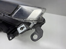 Laden Sie das Bild in den Galerie-Viewer, Frontscheinwerfer Toyota Rav 4 85122000 Links Scheinwerfer Headlight SCH2603850721ld
