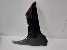 Laden Sie das Bild in den Galerie-Viewer, Kotflügel Mercedes-Benz Gla 2478811100 Vorne Links