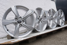 Laden Sie das Bild in den Galerie-Viewer, 4x Alufelge 17 Zoll 7.5" 5x112 38ET Glanz Silber 8W0601025EH Audi B9 Rim Wheel FEL4852834471yy