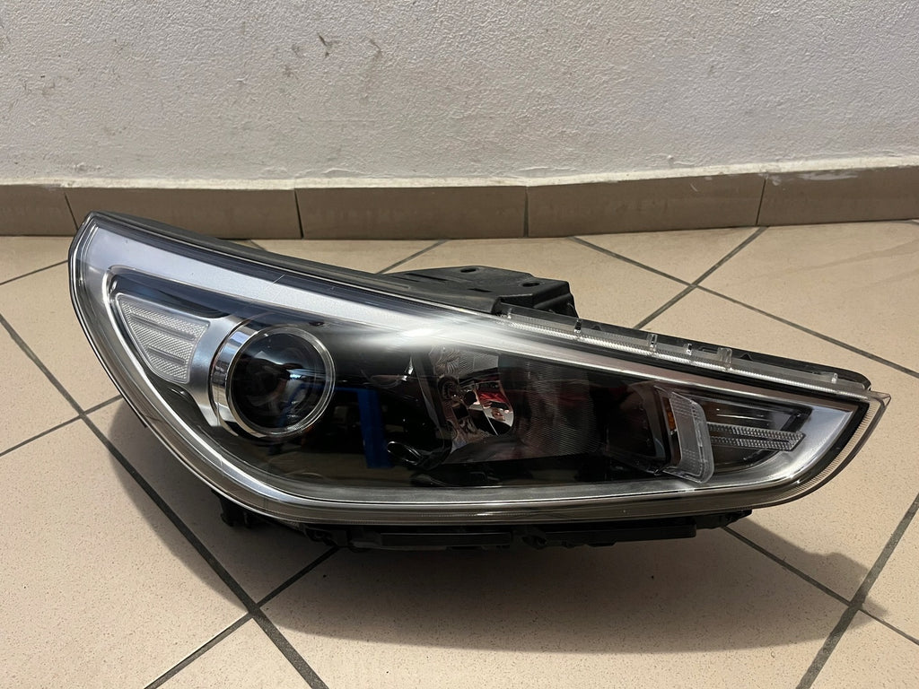 Frontscheinwerfer Hyundai I30 III 92102-G4000 Halogen Rechts Headlight