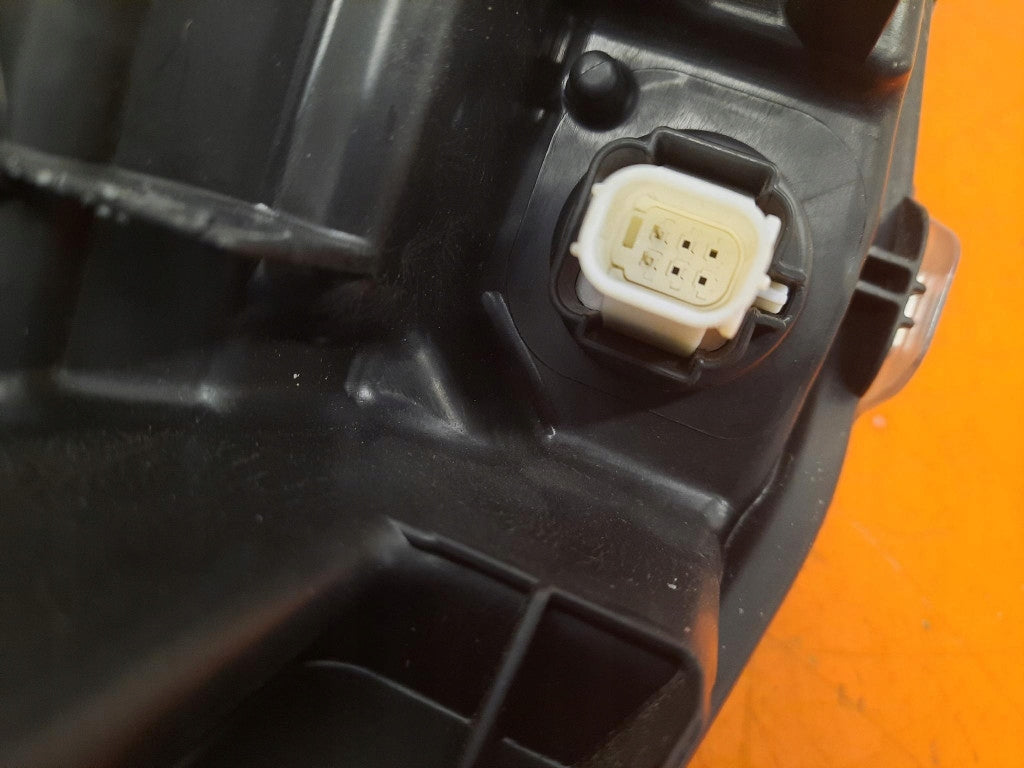 Frontscheinwerfer Toyota Yaris EU-K06 Links Scheinwerfer Headlight SCH5141667782ez