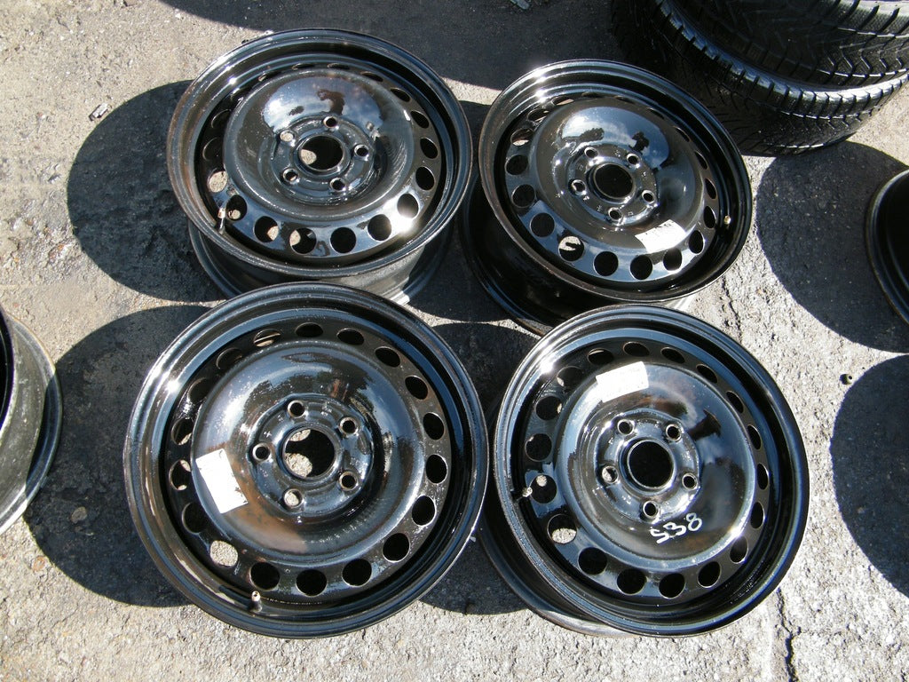 4x Alufelge 15 Zoll 6.0" 5x112 47ET Silber VW Caddy V Golf III Jetta VI Touran FEL5284756624vi