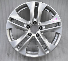 Laden Sie das Bild in den Galerie-Viewer, 1x Alufelge 17 Zoll 7.5&quot; 5x112 45ET A2074010602 Mercedes-Benz Cabrio Rim Wheel