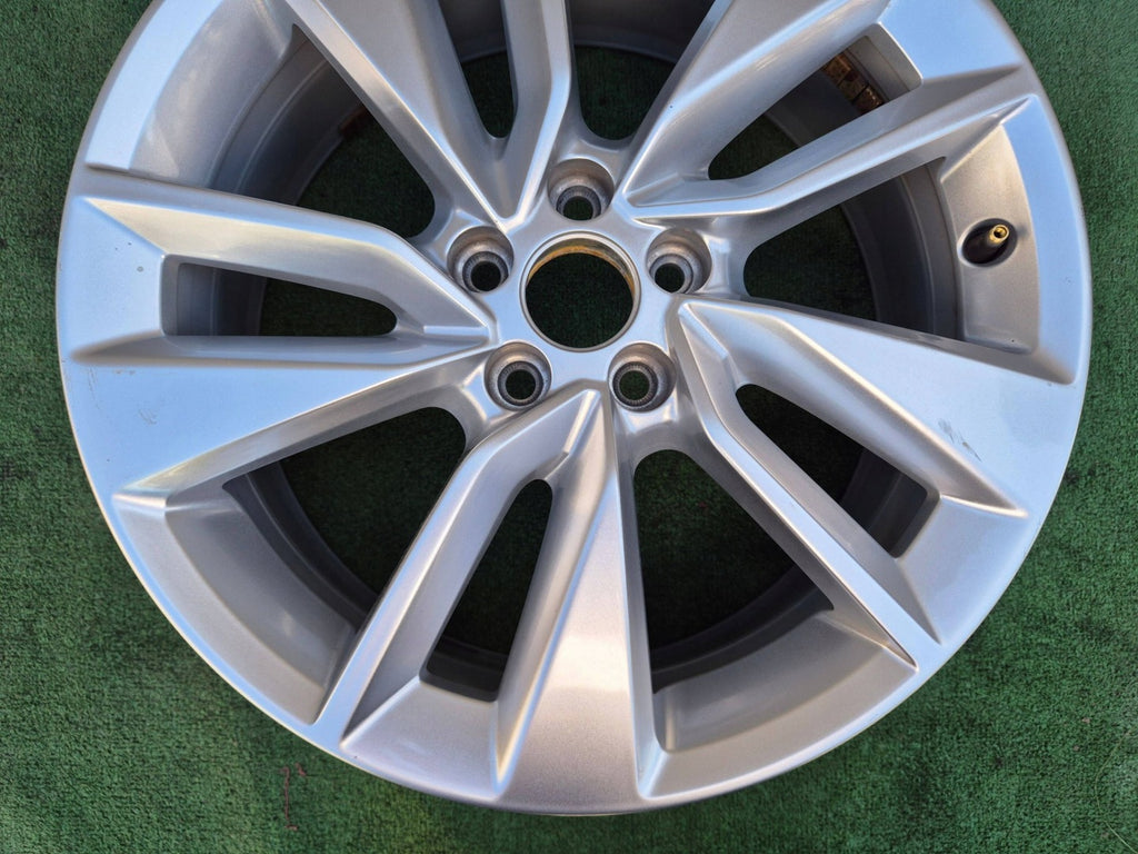 1x Alufelge 17 Zoll 5x100 2GM601025J VW T-Cross Rim Wheel FEL9495867155vz
