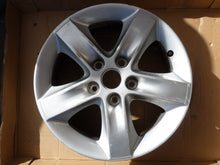 Load image into Gallery viewer, 1x Alufelge 16 Zoll 6.0&quot; 5x114.3 51ET 52910-1H230 Kia Rim Wheel