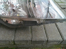 Laden Sie das Bild in den Galerie-Viewer, Frontscheinwerfer Toyota Yaris Rechts Scheinwerfer Headlight