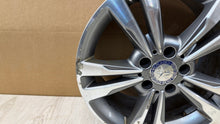 Laden Sie das Bild in den Galerie-Viewer, 1x Alufelge 17 Zoll 8.0" 5x112 48ET A2124015602 Mercedes-Benz W212 Rim Wheel FEL5676598228ri