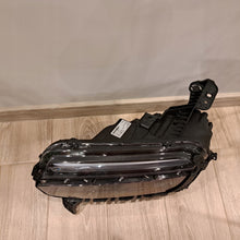 Laden Sie das Bild in den Galerie-Viewer, Frontscheinwerfer Jeep 522187190 LED Links Scheinwerfer Headlight