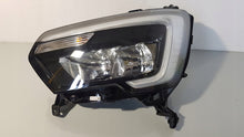 Load image into Gallery viewer, Frontscheinwerfer Renault Master 260607867R 260105567R Ein Satz Headlight