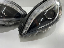 Laden Sie das Bild in den Galerie-Viewer, Frontscheinwerfer Mercedes-Benz A2468207761 Ein Satz Scheinwerfer Headlight SCH6082126066yu