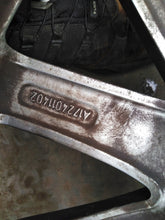 Load image into Gallery viewer, 1x Alufelge 17 Zoll 7.5&quot; 5x112 42ET Glanz A1724011402 Mercedes-Benz Slc Slk