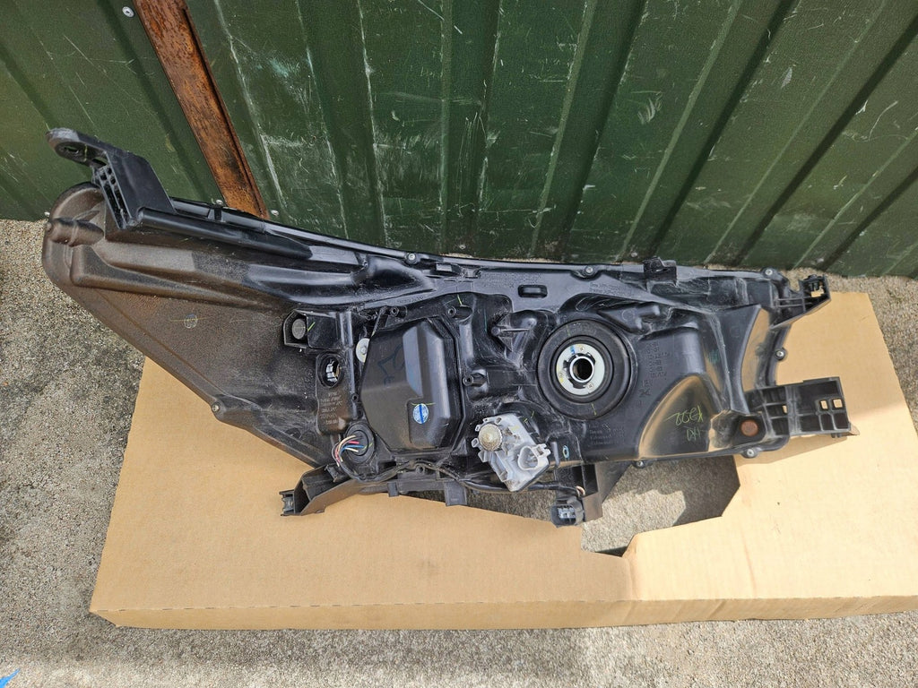 Frontscheinwerfer Toyota Hilux FFG1577 Links Scheinwerfer Headlight SCH8958216306kq