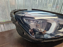 Laden Sie das Bild in den Galerie-Viewer, Frontscheinwerfer Mercedes-Benz Gle A1679061700 LED Rechts Headlight