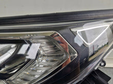 Laden Sie das Bild in den Galerie-Viewer, Frontscheinwerfer Toyota V I Links Scheinwerfer Headlight SCH5200185855so