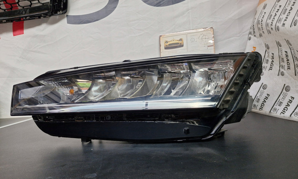 Frontscheinwerfer Skoda Octavia I 5E4941015 Links Scheinwerfer Headlight SCH7558354982pi