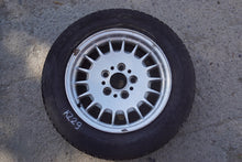 Laden Sie das Bild in den Galerie-Viewer, 1x Alufelge 15 Zoll &quot; 5x120 1124810, 165TR390CH BMW E28 E24 Rim Wheel