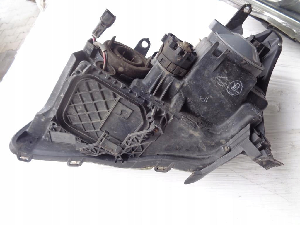 Frontscheinwerfer Toyota Avensis Rechts Scheinwerfer Headlight SCH6128451383vs
