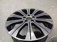 Laden Sie das Bild in den Galerie-Viewer, 1x Alufelge 18 Zoll 6.5" 5x112 A2434010000 Mercedes-Benz Rim Wheel FEL7619635324lr