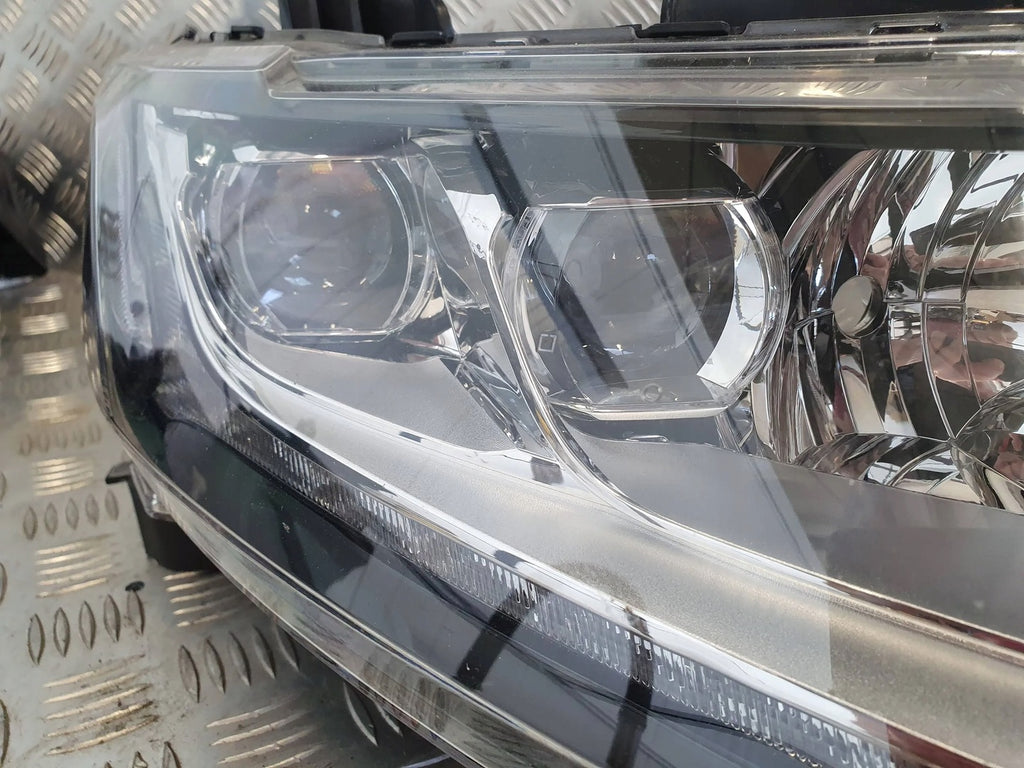 Frontscheinwerfer Mitsubishi Outlander III 8301C996 Xenon Rechts Headlight