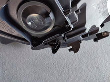 Load image into Gallery viewer, Frontscheinwerfer VW 10B941036A LED Rechts Scheinwerfer Headlight SCH3121147787af