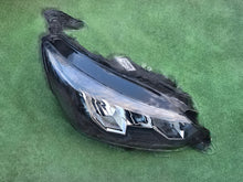Laden Sie das Bild in den Galerie-Viewer, Frontscheinwerfer Peugeot 2008 9833036180 LED Rechts Scheinwerfer Headlight SCH2369944439pv
