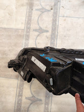Laden Sie das Bild in den Galerie-Viewer, Frontscheinwerfer Skoda 3V1941016C LED Rechts Scheinwerfer Headlight
