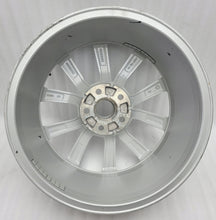 Laden Sie das Bild in den Galerie-Viewer, 1x Alufelge 17 Zoll 7.0" 5x112 45ET Glanz Silber 5L0601025K Skoda Yeti 5l FEL1899823364fl