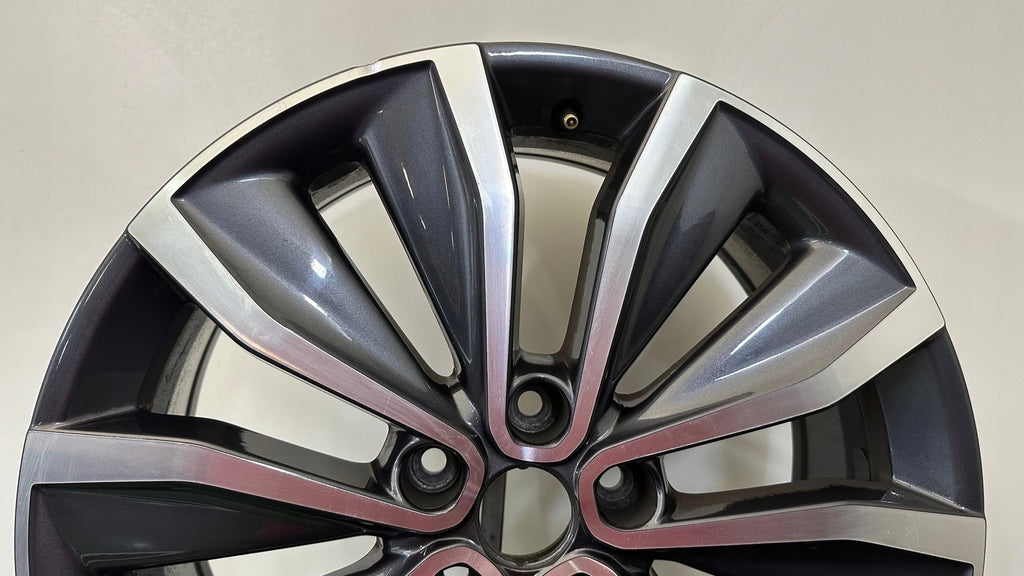 1x Alufelge 19 Zoll 7.0" 5x114.3 40ET Glanz Graphit 403009098 Mg Rim Wheel