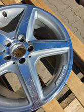 Load image into Gallery viewer, 1x Alufelge 18 Zoll 9.5" 5x112 48ET Glanz Silber A2184011502 Mercedes-Benz FEL6407071105qj