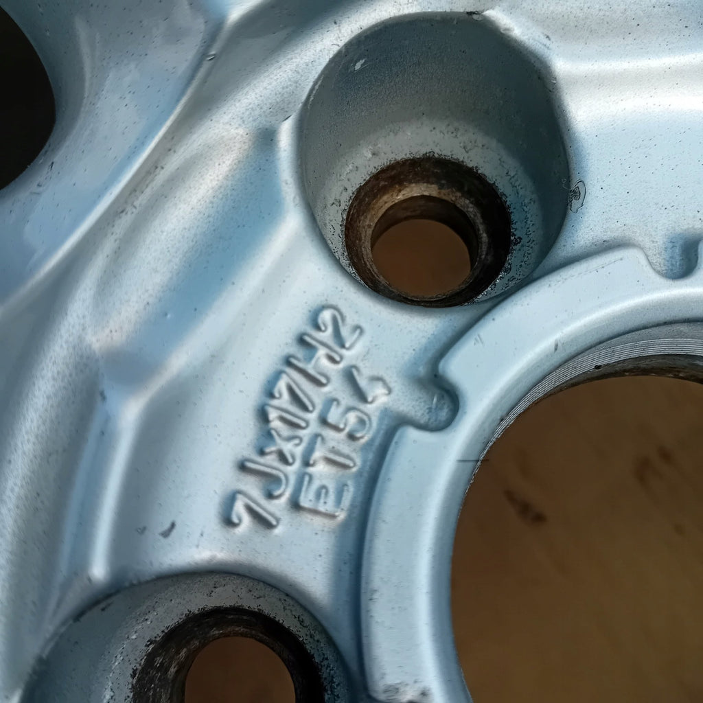 1x Alufelge 17 Zoll 7.0" 5x112 54ET Glanz Silber 1K0601025 VW Golf V Rim Wheel