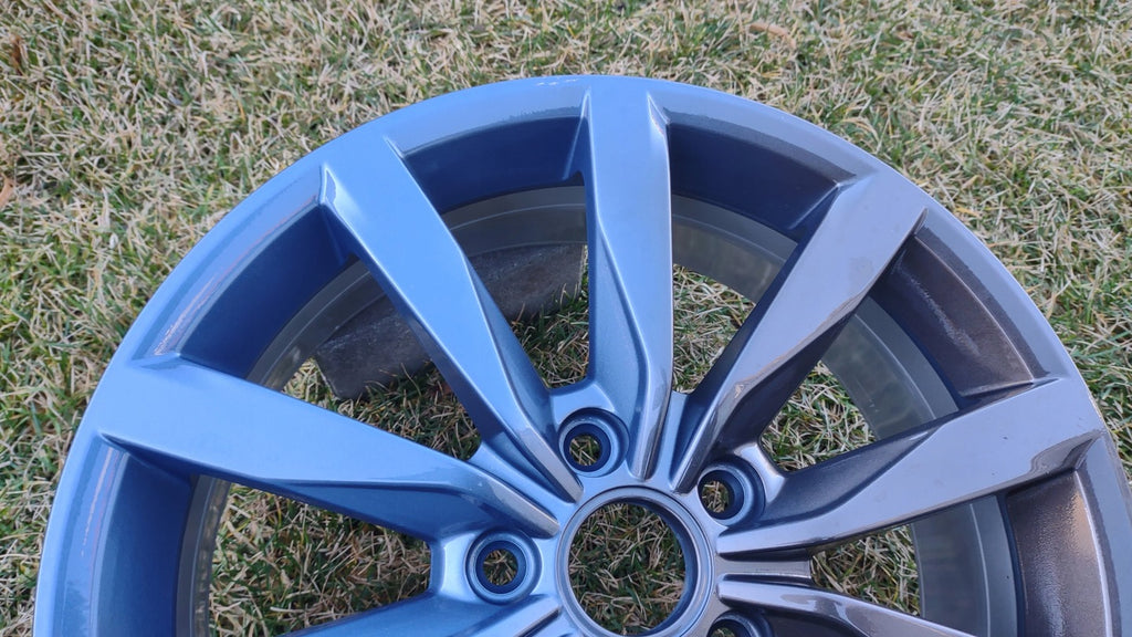 1x Alufelge 17 Zoll 6.0" 5x112 48ET 5G0601025 VW Golf Rim Wheel