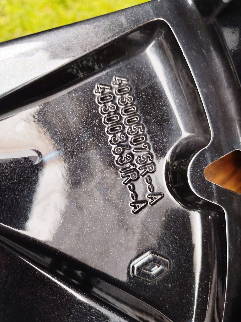 1x Alufelge 18 Zoll 7.0" 5x114.3 35ET Glanz Graphit 403005075R Mg Koleos Captur