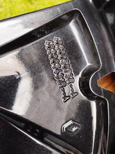 Load image into Gallery viewer, 1x Alufelge 18 Zoll 7.0&quot; 5x114.3 35ET Glanz Graphit 403005075R Mg Koleos Captur