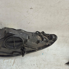 Laden Sie das Bild in den Galerie-Viewer, Frontscheinwerfer Ford Fiesta I 8A61-13W030-AJ Ein Stück (Rechts oder Links) SCH9759873910ob