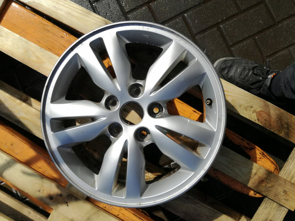 1x Alufelge 16 Zoll 6.5" 5x114.3 46ET Silber Hyundai I Rim Wheel FEL5899819152ar