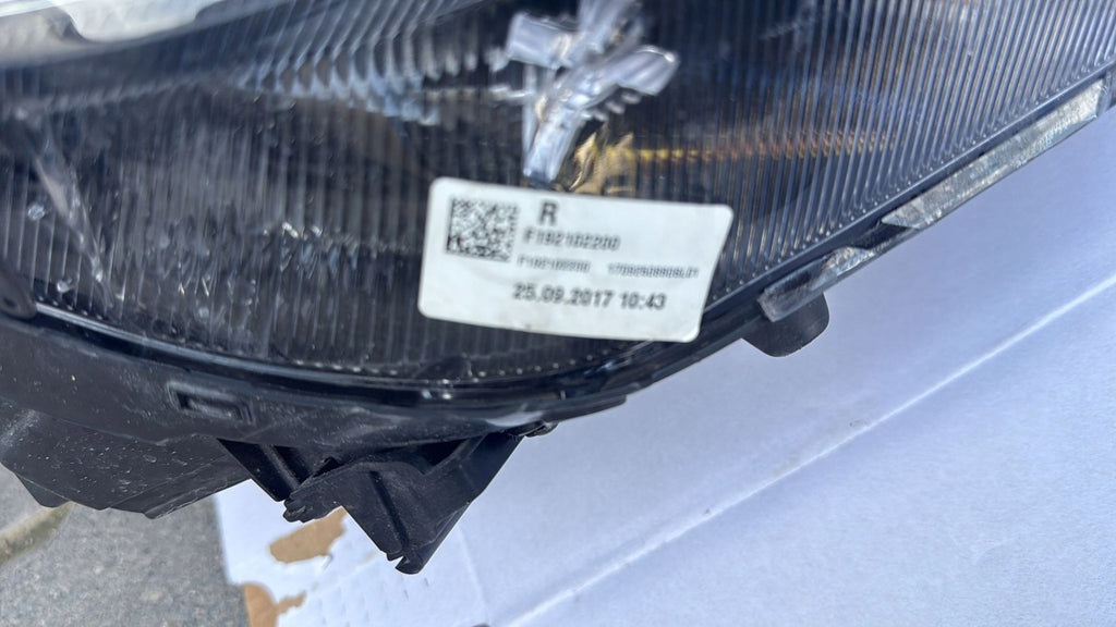 Frontscheinwerfer Kia Sportage Xenon Rechts Scheinwerfer Headlight SCH9503128079dc