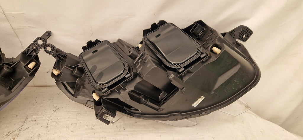 Frontscheinwerfer Opel Zafira C Vivaro 9808567680 9808567780 Rechts oder Links