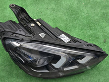 Laden Sie das Bild in den Galerie-Viewer, Frontscheinwerfer Mercedes-Benz Gle A1679061700 Full LED Rechts Headlight
