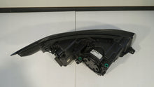 Laden Sie das Bild in den Galerie-Viewer, Frontscheinwerfer Land Rover Evoque BJ3213W030 Xenon Links Headlight SCH8680627588pb